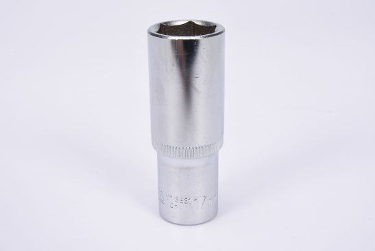 Cheie Tubulară Yato 17mm Adâncă 3/8"